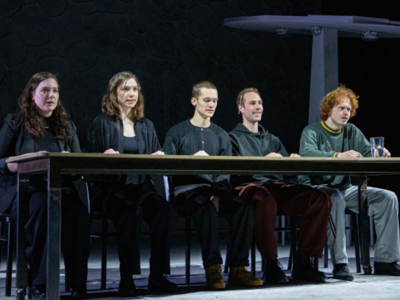 im vorbeigehen / u prolazu als szenische Lesung