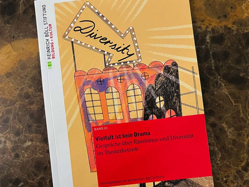 Anschnitt eines Bildbands