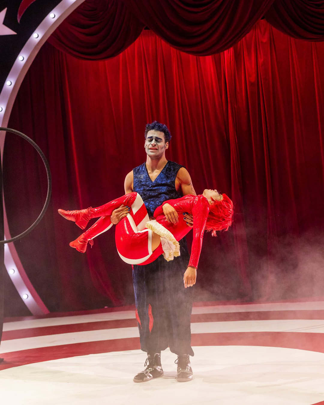 Szenenbild Romeo & Julia im Zirkuszelt